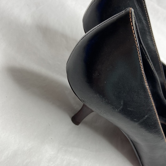 Cole Haan size 8 brown leather 2 1/2 inch pointy pumps great condition - Picture 2 of 12